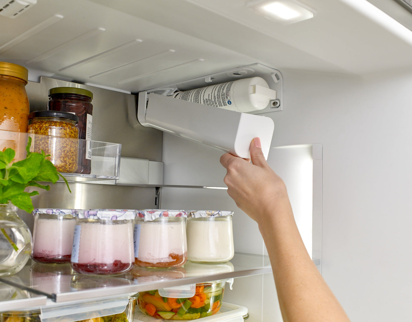 Bosch 800 Series Stainless Steel Counter-Depth 4 Door Refrigerator Rececssed Handle - (B36CL80ENS)