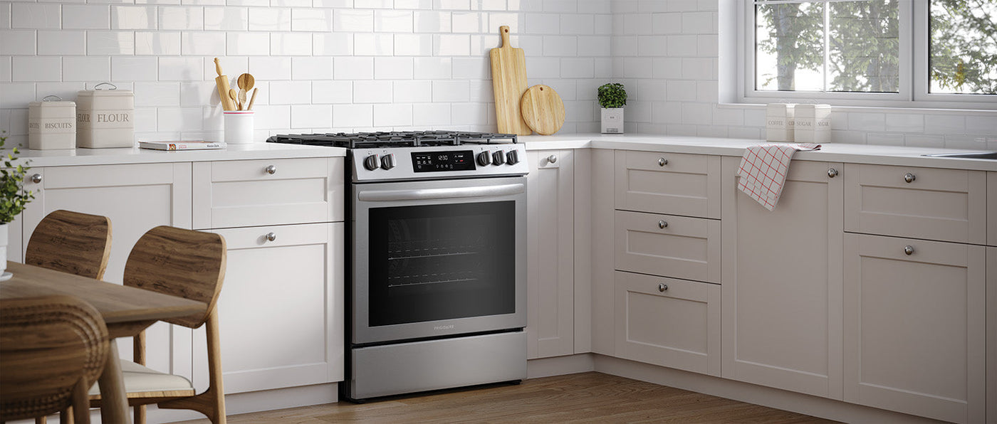Frigidaire Stainless Steel 30'' Front Control Gas Range (5.1 Cu. Ft) - FCFG3083AS