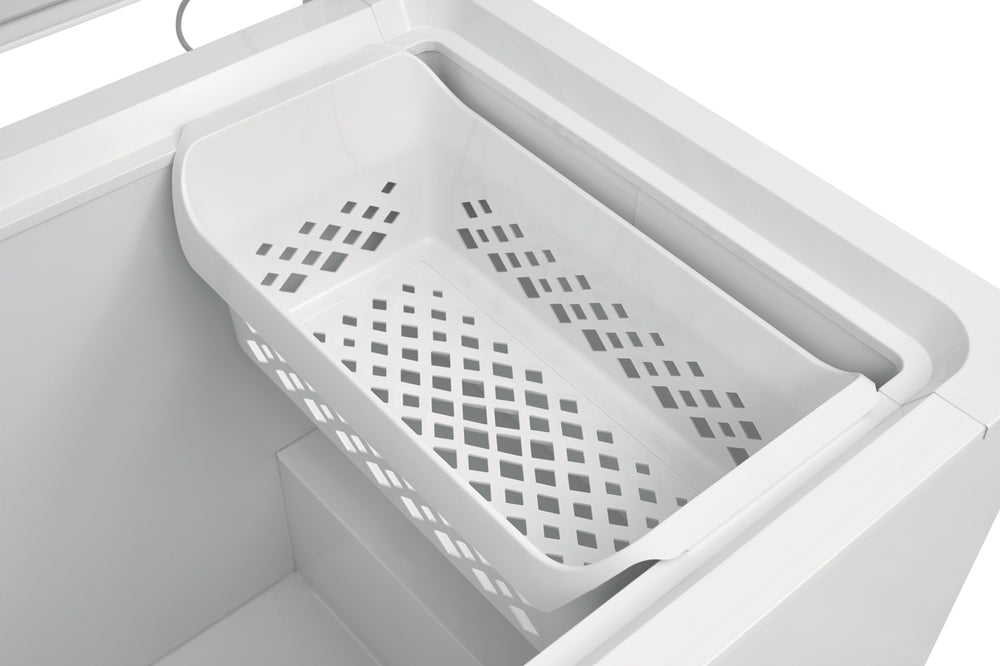 Frigidaire White Chest Freezer (15 Cu. Ft.) - FFCL1542AW