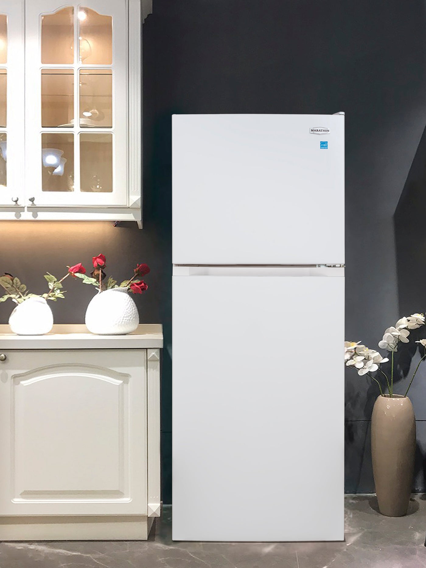 Marathon 24" White Top Mount Refrigerator (10.4 cu. ft.) - MFF103W