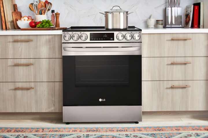 LG Smudge Resistant Stainless Steel Smart Wi-Fi Enabled Fan Convection Electric Slide-in Range with Air Fry & EasyClean® (6.3 cu. ft.) - LSEL6333F