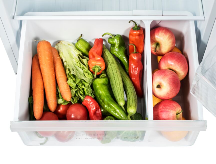 Marathon 23.4" White Top Mount Refrigerator (12.1 cu. ft.) - MFF123W