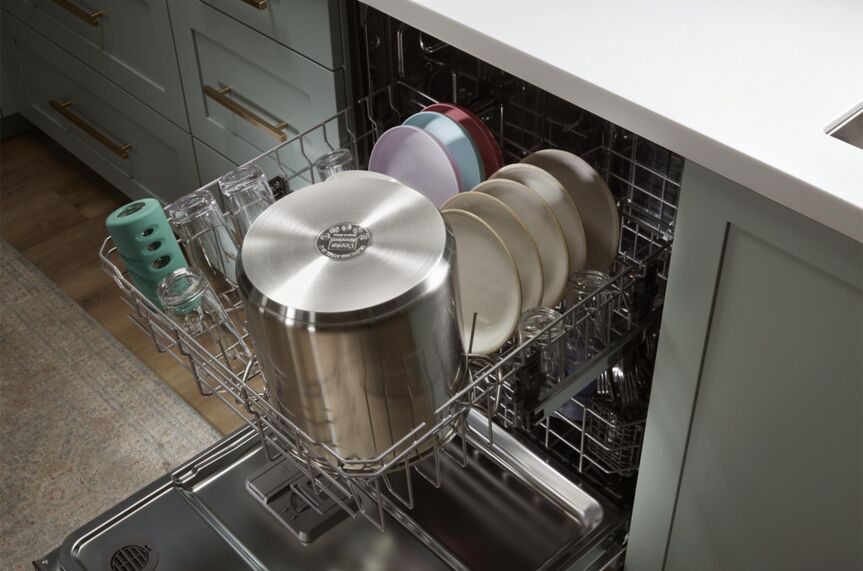 Whirlpool Fingerprint Resistant Stainless Steel Dishwasher with Deep Top Rack (50 dBA) - WDT740SALZ