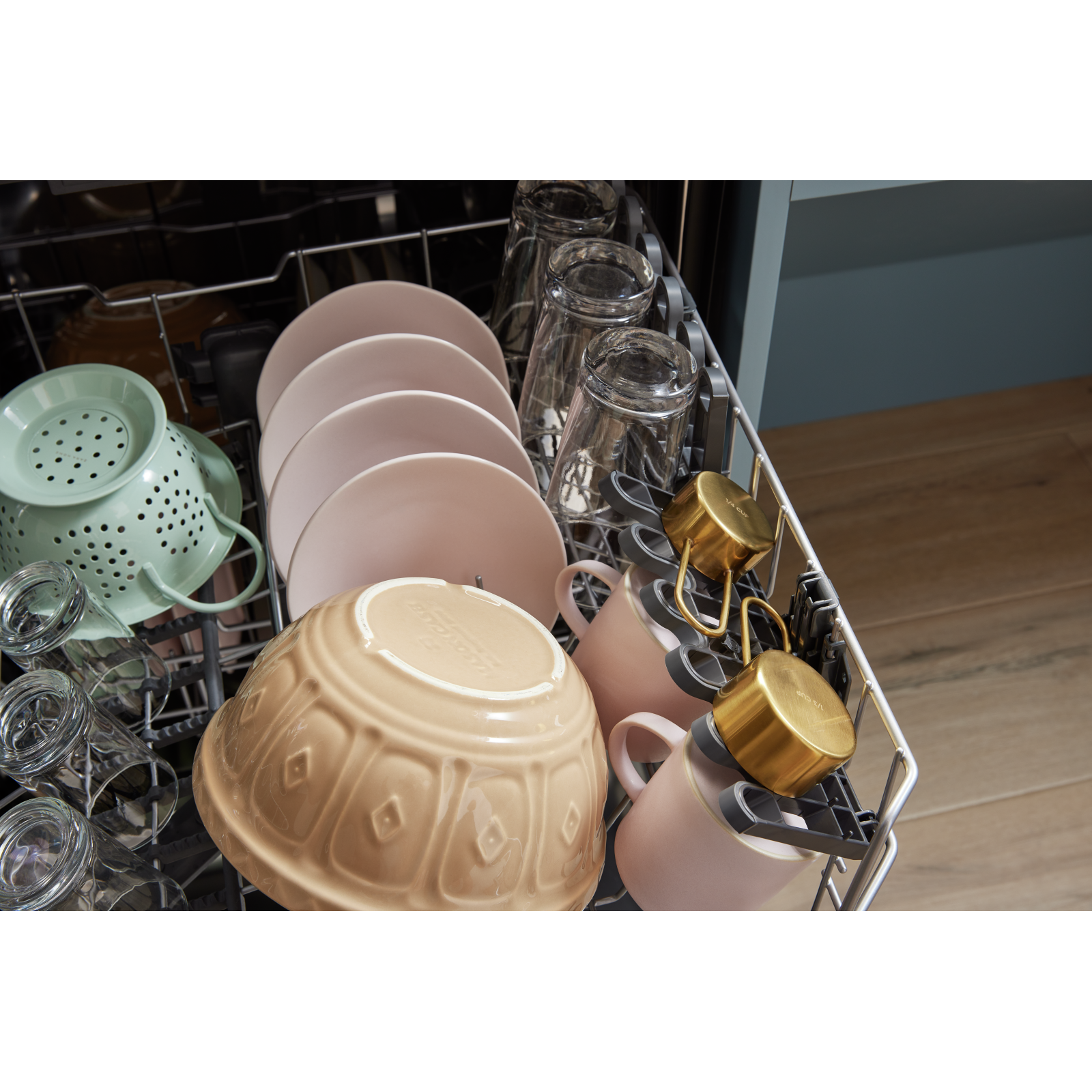 Whirlpool Fingerprint Resistant Stainless Steel Dishwasher (44 dBA) - WDT550SAPZ