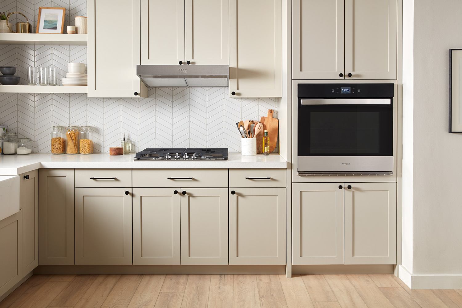 Whirlpool Fingerprint Resistant Stainless Steel Wall Oven (5.00 Cu Ft) - WOES5030LZ