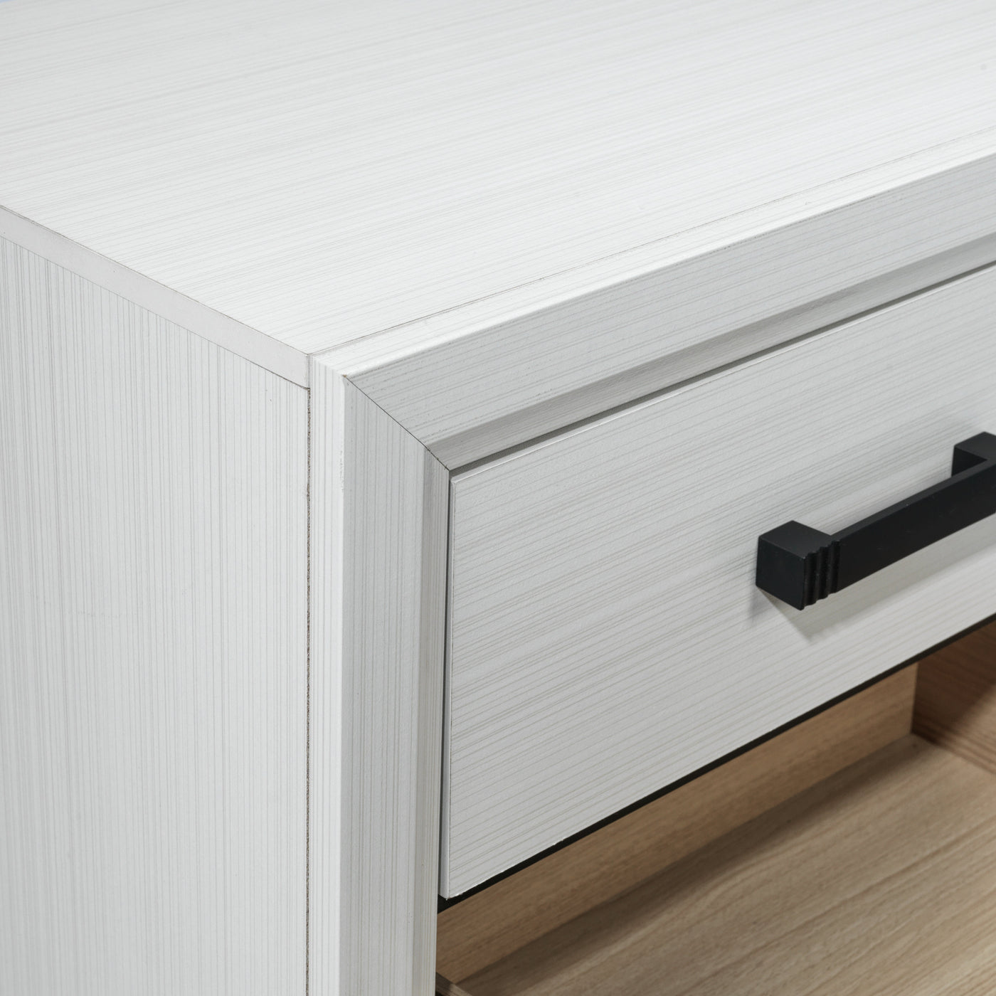 Frost 6-Piece Full Bedroom package - White, Black