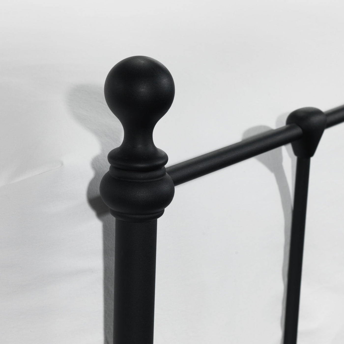 Sanford 3-Piece Full Bed - Matte Black