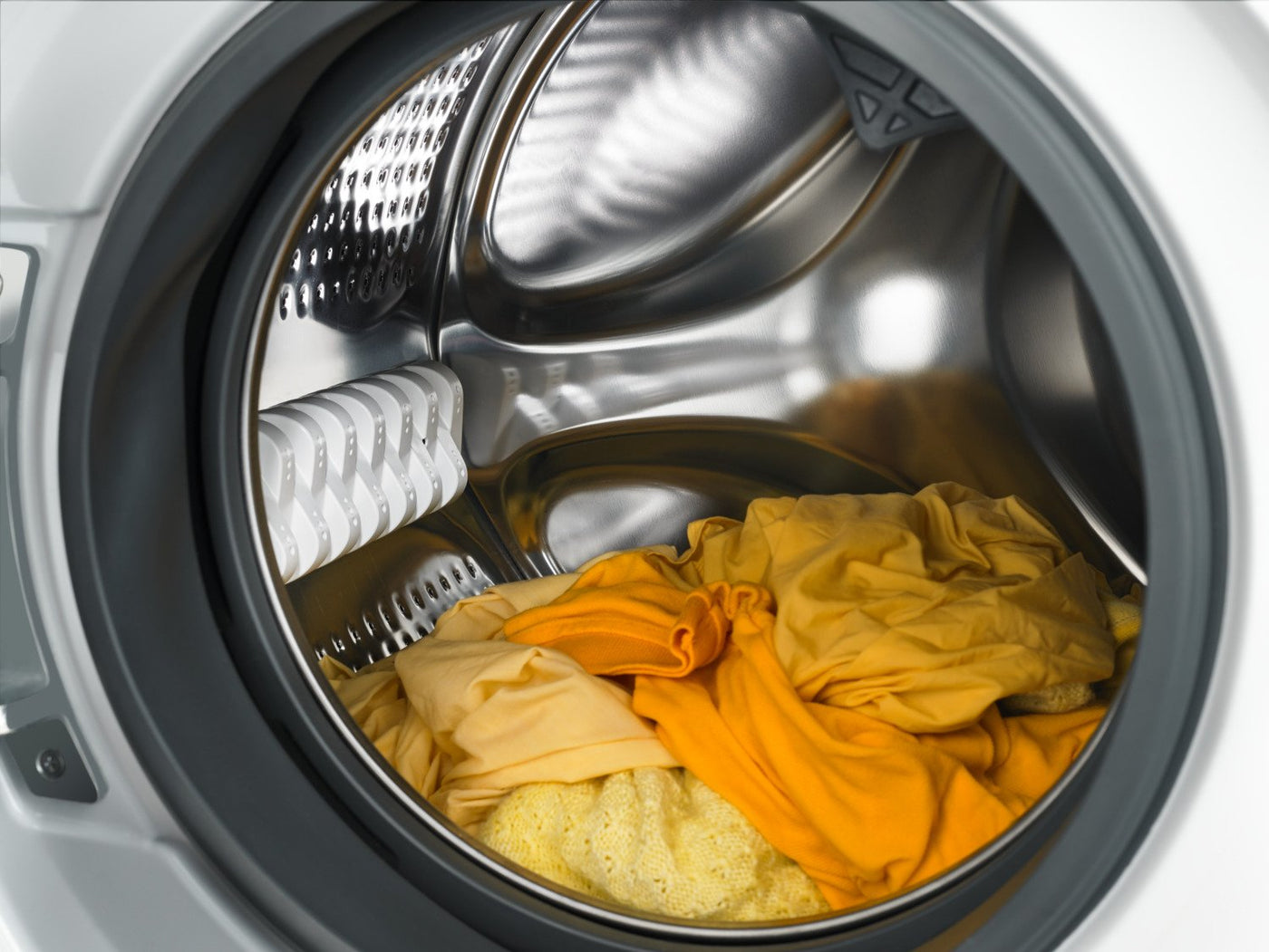 Whirlpool White Front-Load Washer (2.6 Cu. Ft. IEC) - WFW5090GW