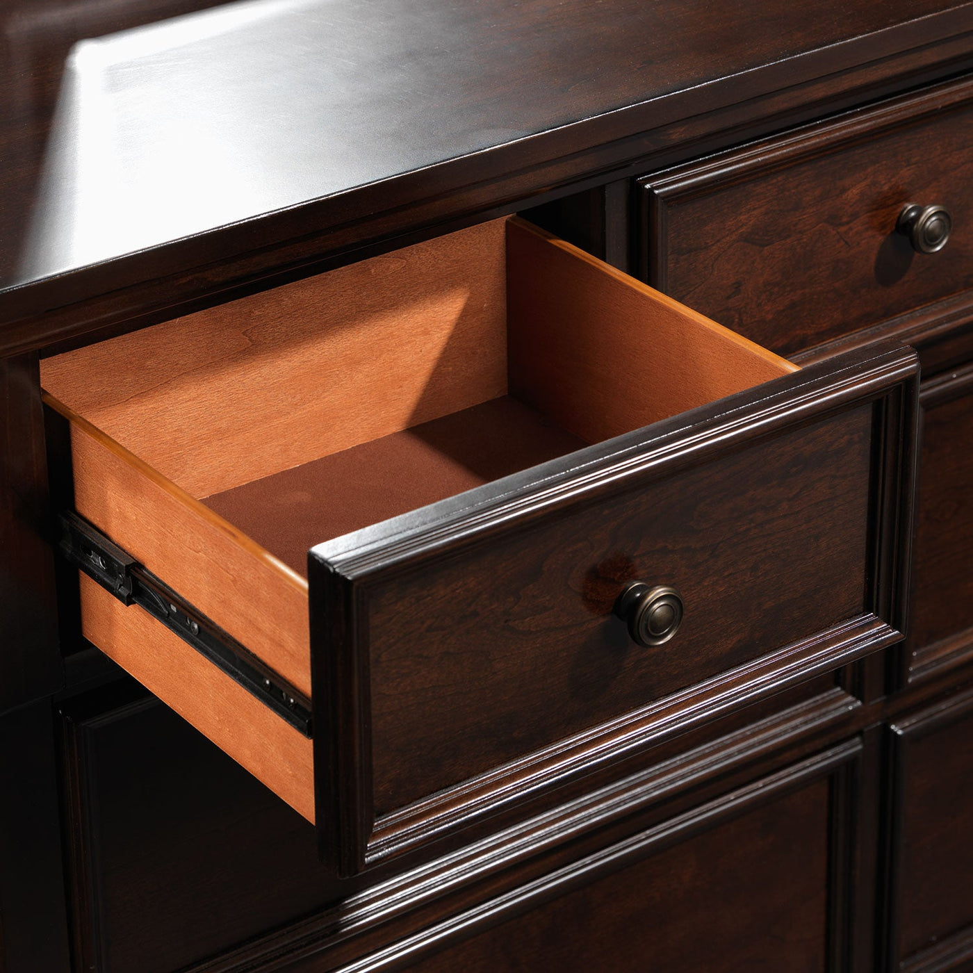 Chester 7 Drawer Dresser - Cherry