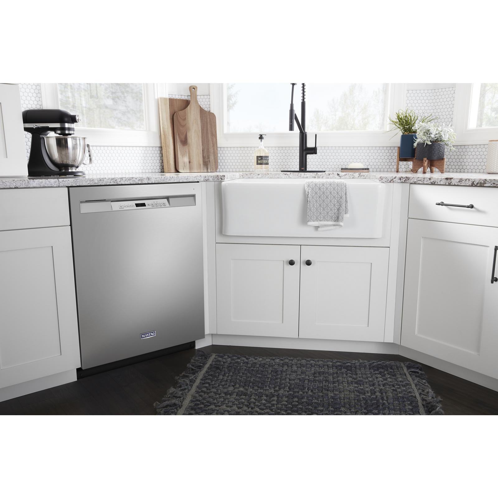 Maytag 24" Fingerprint Resistant Stainless Steel dishwasher with Dual Power filtration (50 dBA) - MDB4949SKZ
