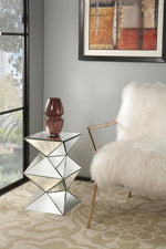 Veetoria Pedestal Table