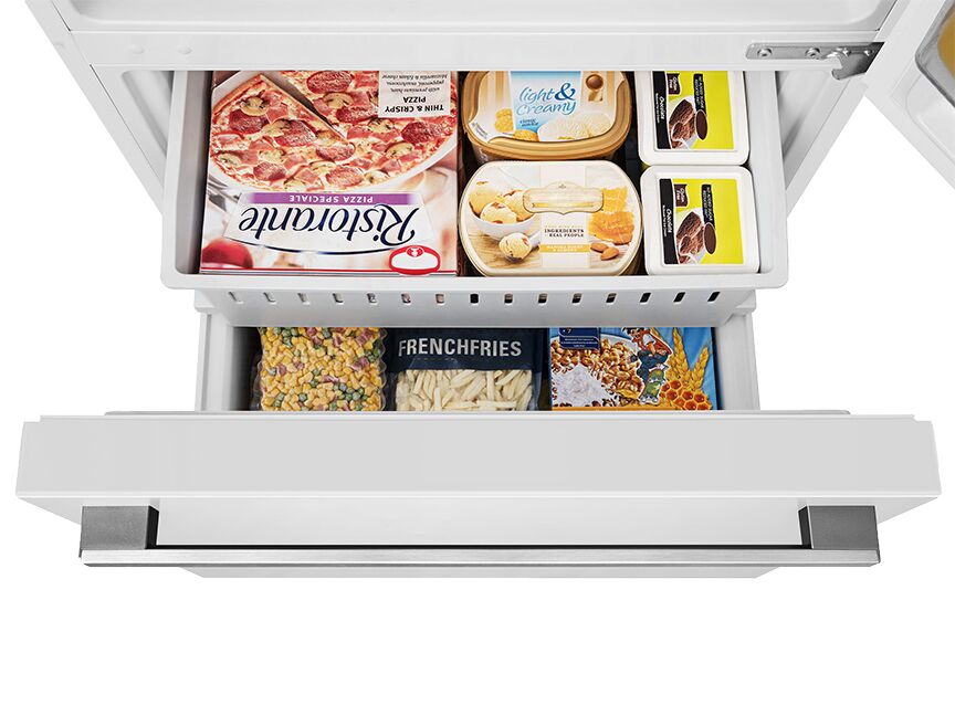 Hisense White 32" Counter-Depth Bottom Mount Fridge (17 Cu.Ft.) - RB17A2CWE