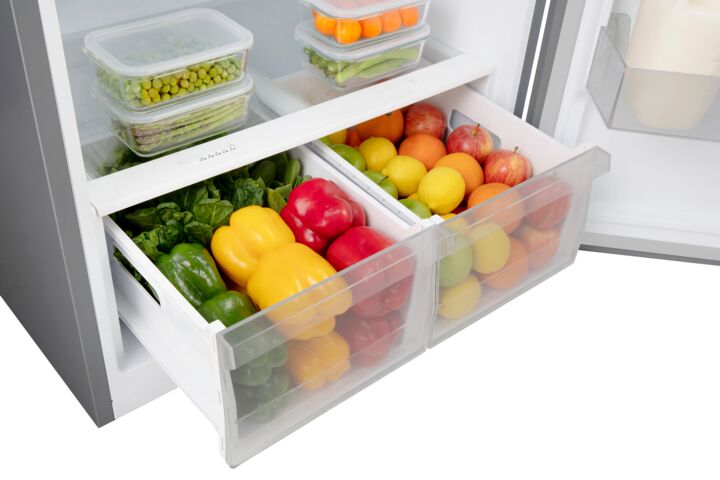 Hisense Fingerprint Resistant Silver 30" Top-Freezer Fridge (18 cu. ft.) - RT18A2FSD