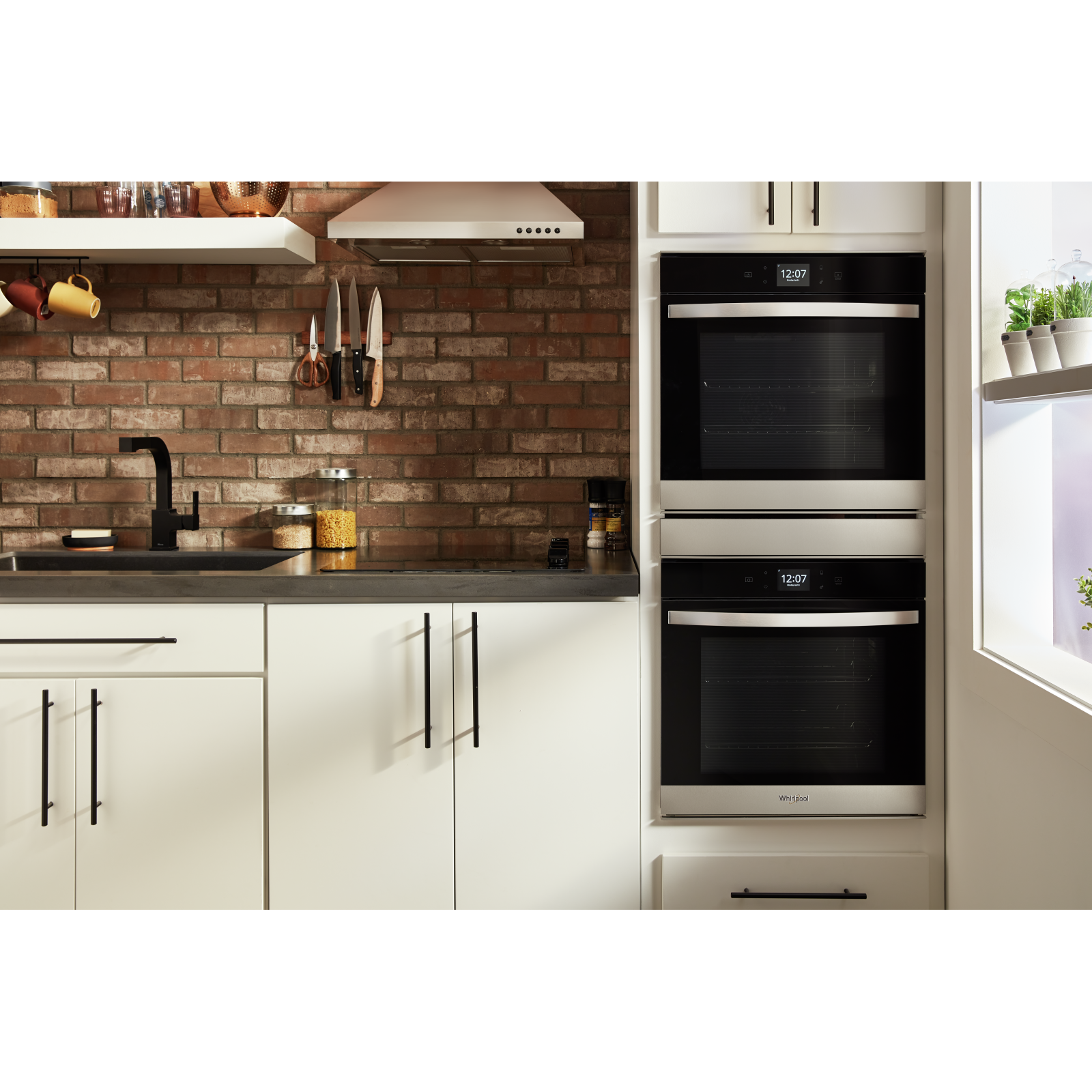 Whirlpool Fingerprint Resistant Stainless Steel 24" Smart Double Wall Oven (5.80 Cu. Ft) - WOD52ES4MZ
